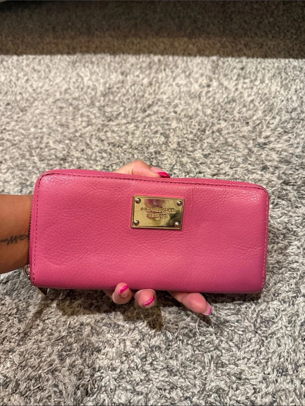Michael Kors Pink Leather Zip-Around Wallet MK designer clutch rare gold